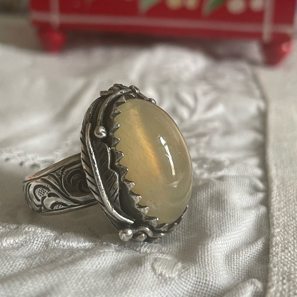 Elegant Silver Ring